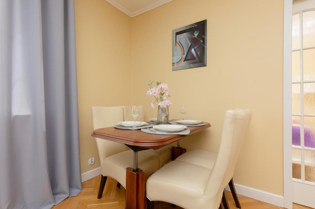 Miodowa Apartment Krasinski Garden Warsaw By Noclegi Renters المظهر الخارجي الصورة