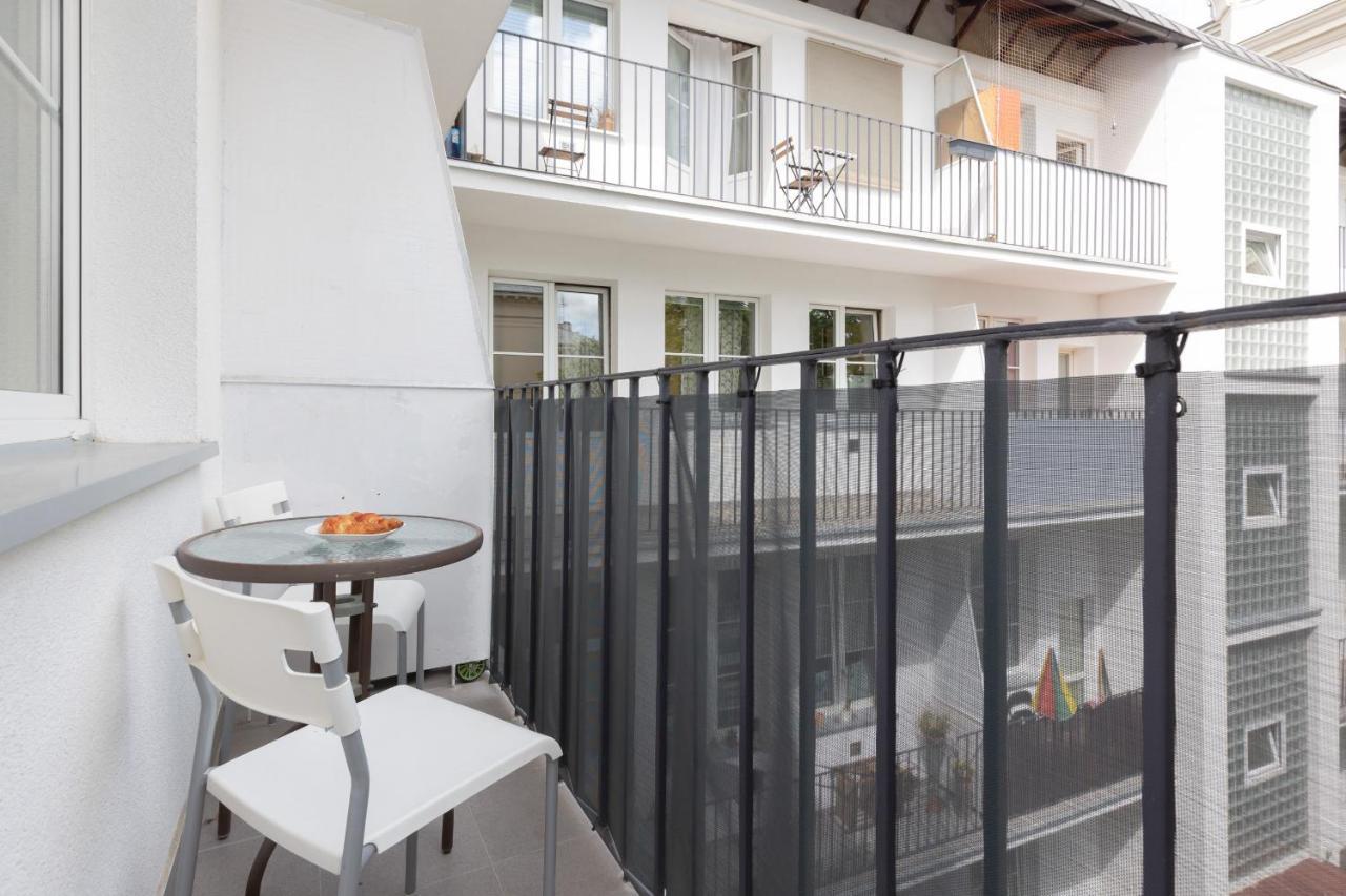 Miodowa Apartment Krasinski Garden Warsaw By Noclegi Renters المظهر الخارجي الصورة