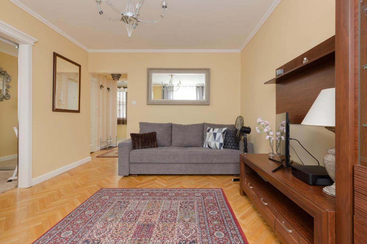 Miodowa Apartment Krasinski Garden Warsaw By Noclegi Renters المظهر الخارجي الصورة