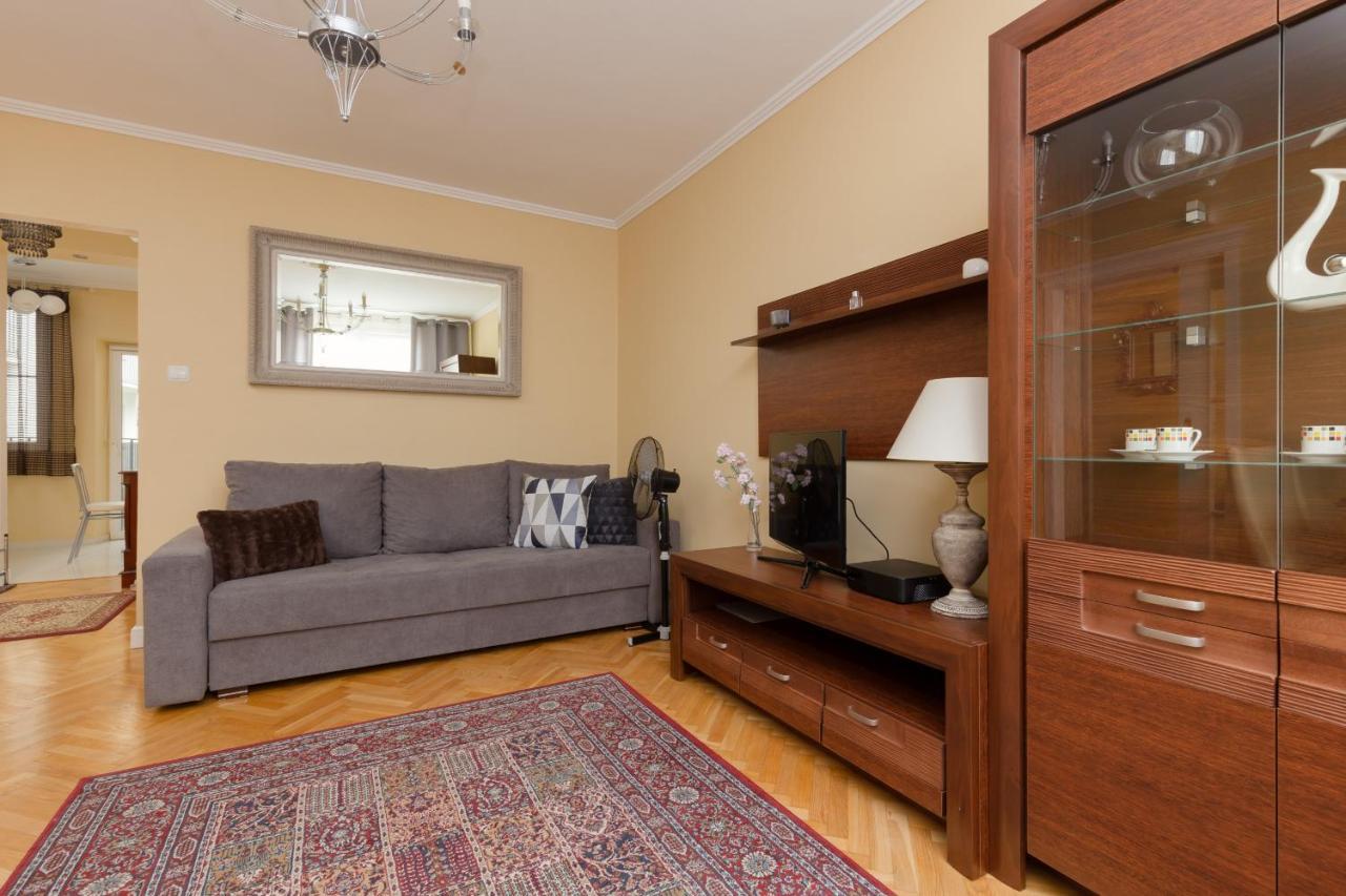 Miodowa Apartment Krasinski Garden Warsaw By Noclegi Renters المظهر الخارجي الصورة