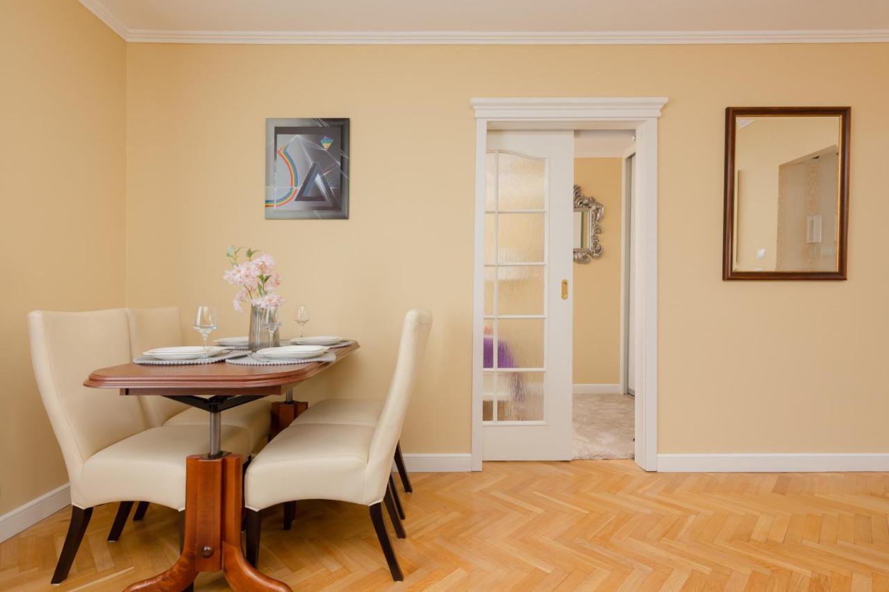 Miodowa Apartment Krasinski Garden Warsaw By Noclegi Renters المظهر الخارجي الصورة