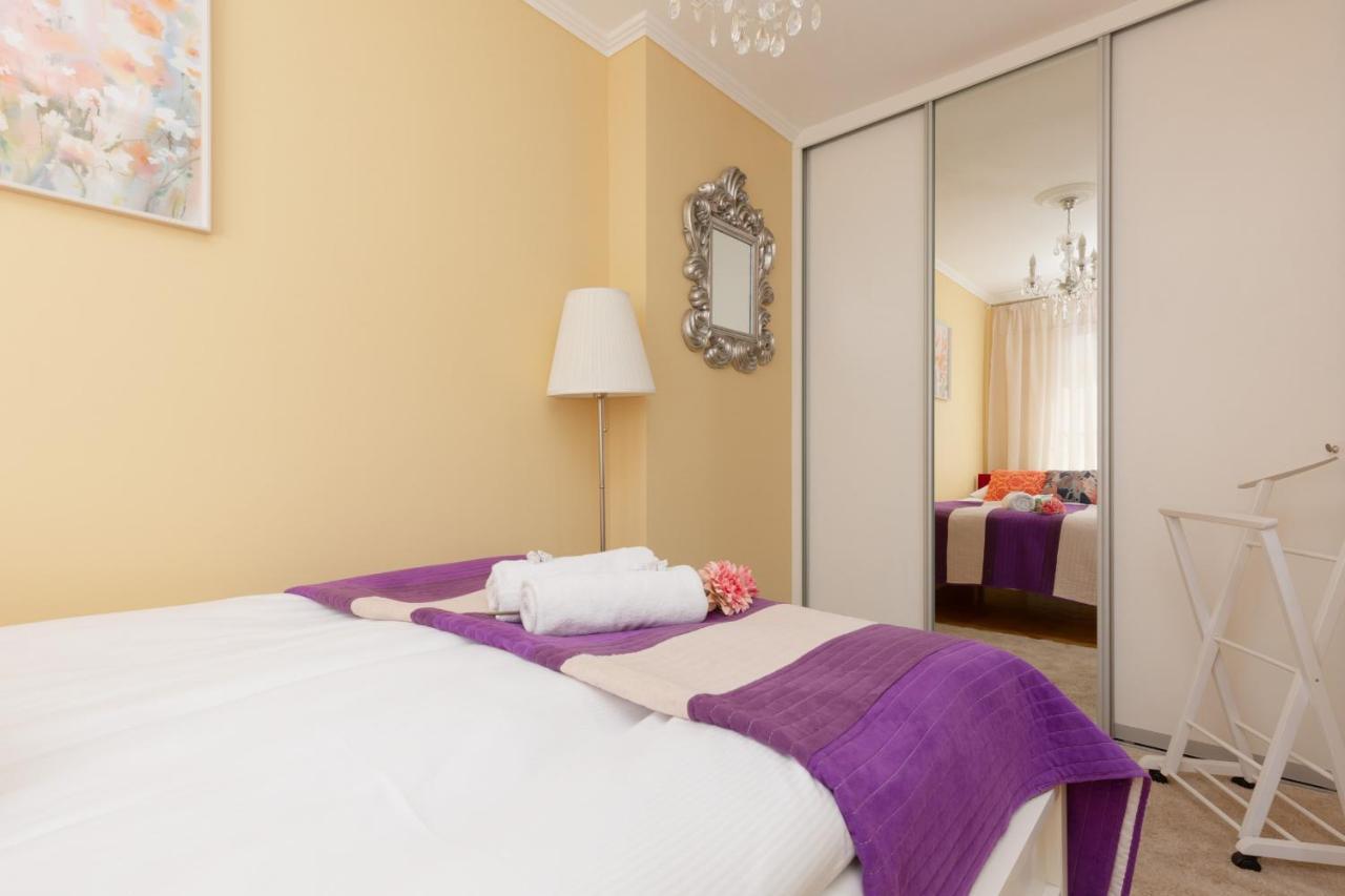 Miodowa Apartment Krasinski Garden Warsaw By Noclegi Renters المظهر الخارجي الصورة