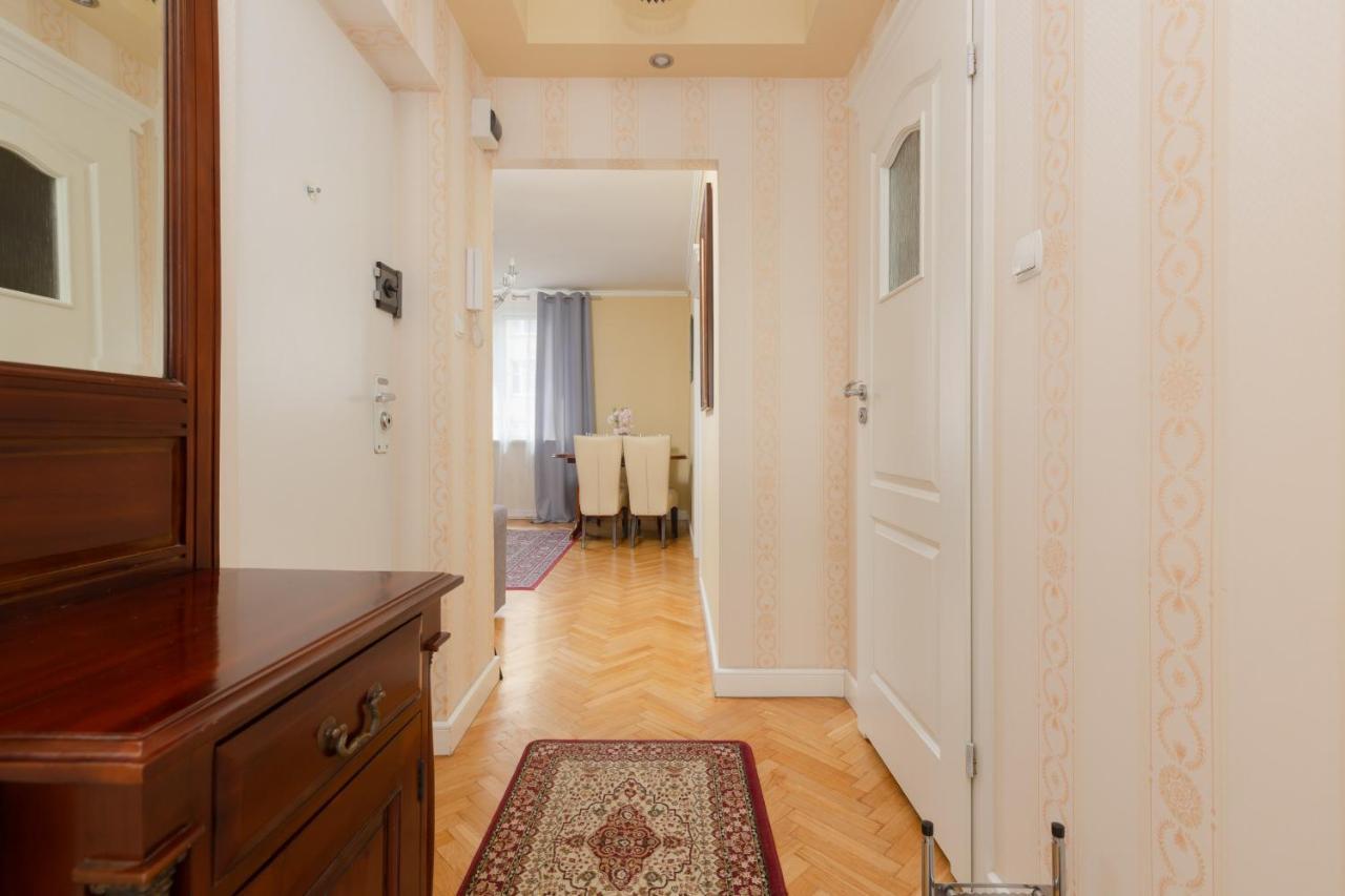 Miodowa Apartment Krasinski Garden Warsaw By Noclegi Renters المظهر الخارجي الصورة